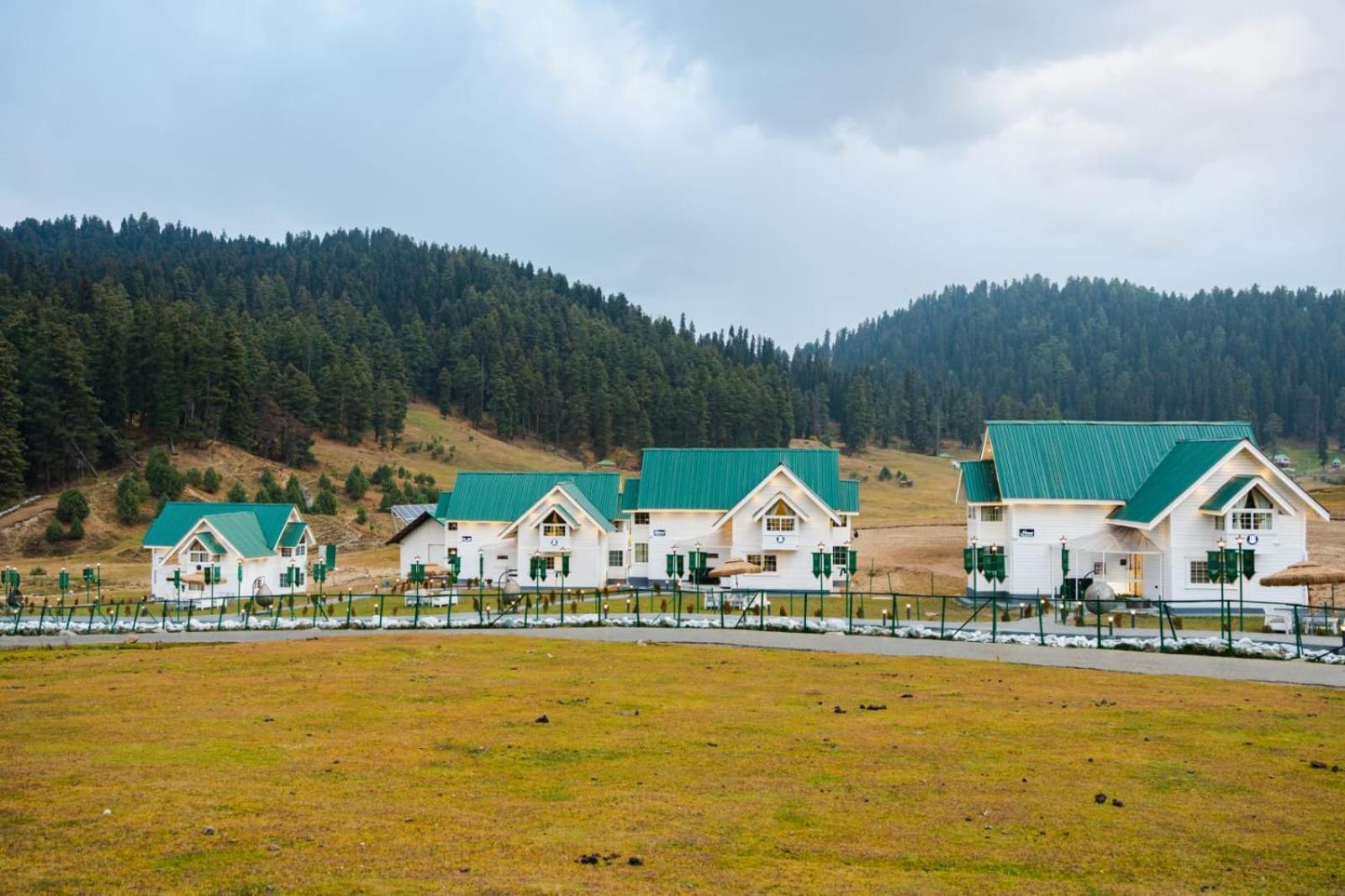 Green Rooms Resort Гульмарг Экстерьер фото