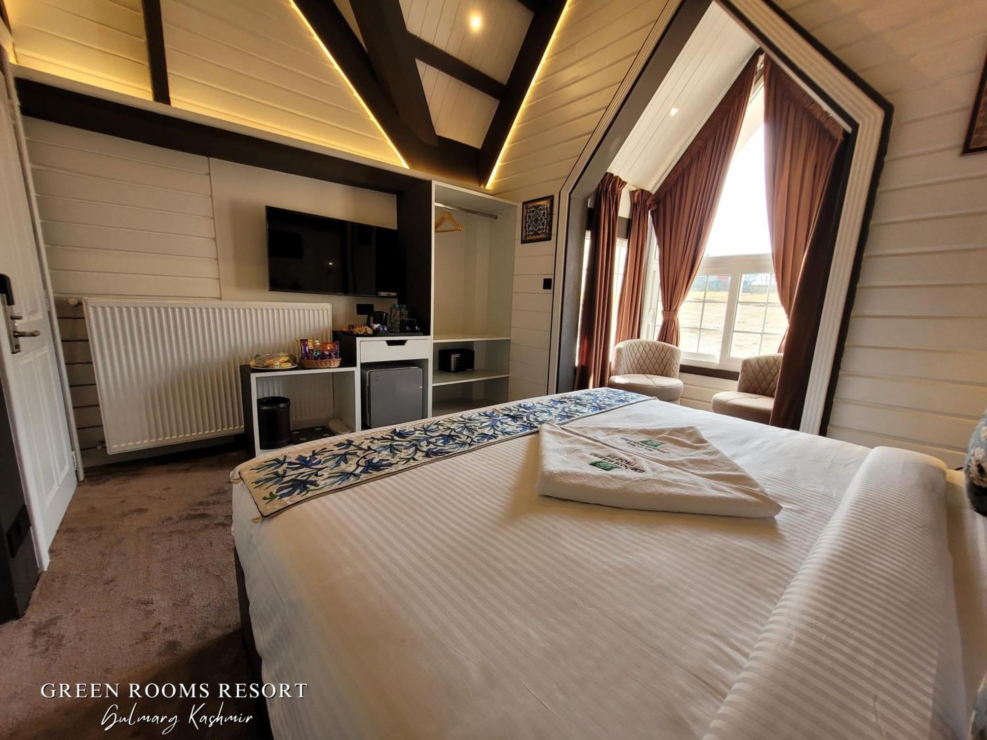 Green Rooms Resort Гульмарг Экстерьер фото